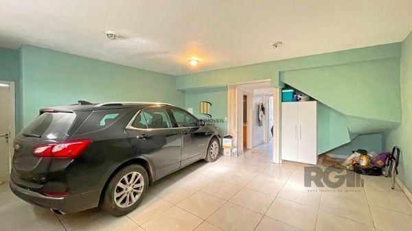 Casa em Porto Alegre, no bairro Ipanema, e 0 banheiros, à venda.