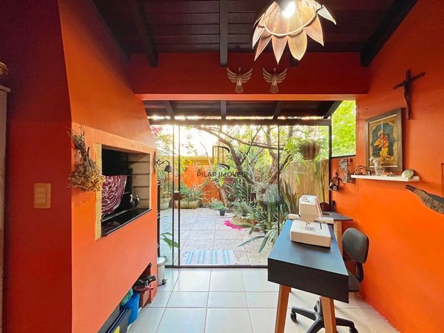 Ótima Residência com 3 dormitórios á venda no Bairro Ipanema.