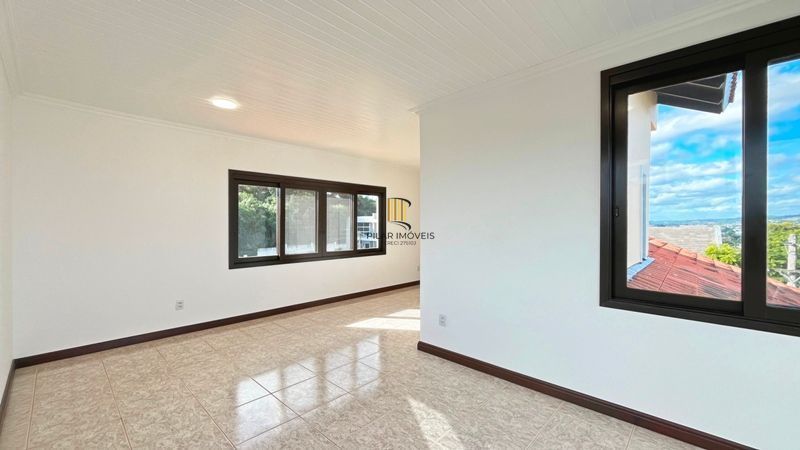 Altos do lago- Com 3 dormitórios, 3 vagas , piscina , Linda e ampla casa em cond