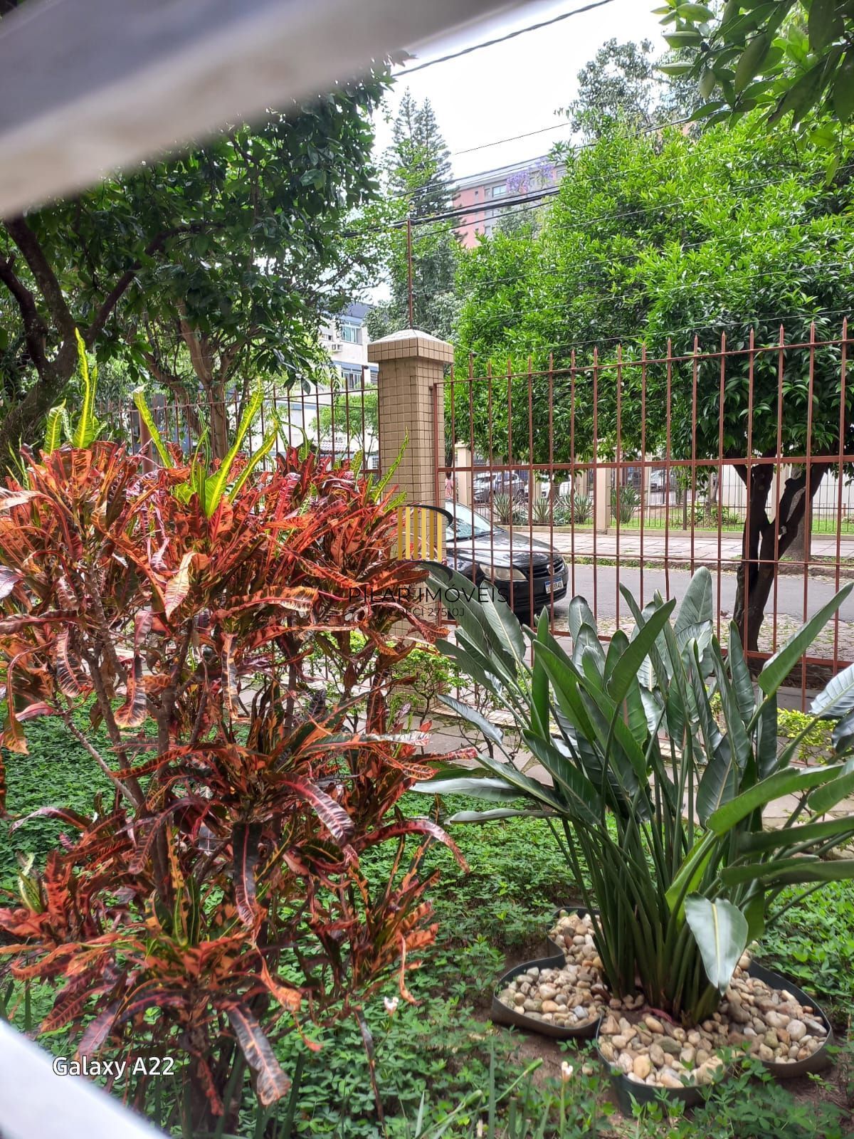 Apartamento 1 dormitório térreo, a 100mts do Shopping Iguatemi.