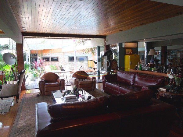 Casa para Venda - 700m², 4 dormitórios, sendo 4 suites, 6 vagas - Vila Conceição