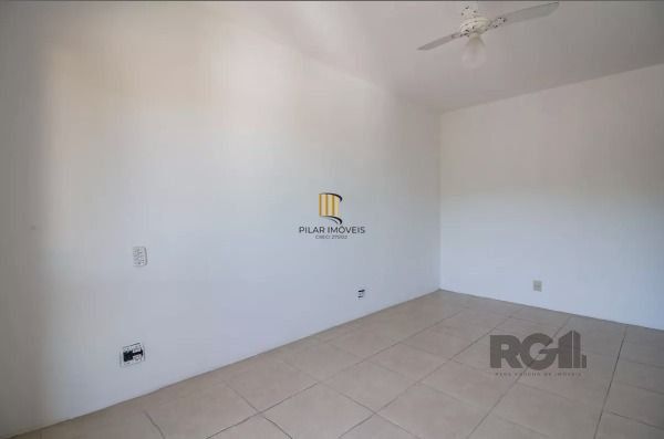 Apartamento em Porto Alegre, no bairro Medianeira, com 2 dormitório(s), e 2 banh