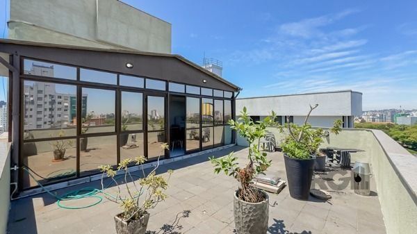 Conjunto/Sala em Porto Alegre, no bairro Bom Fim, e 0 banheiros, à venda.