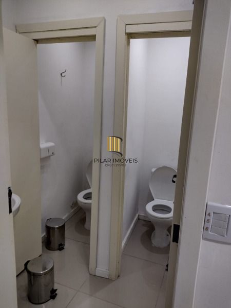 Loja em Porto Alegre, no bairro Menino Deus, e 3 banheiros, à venda.