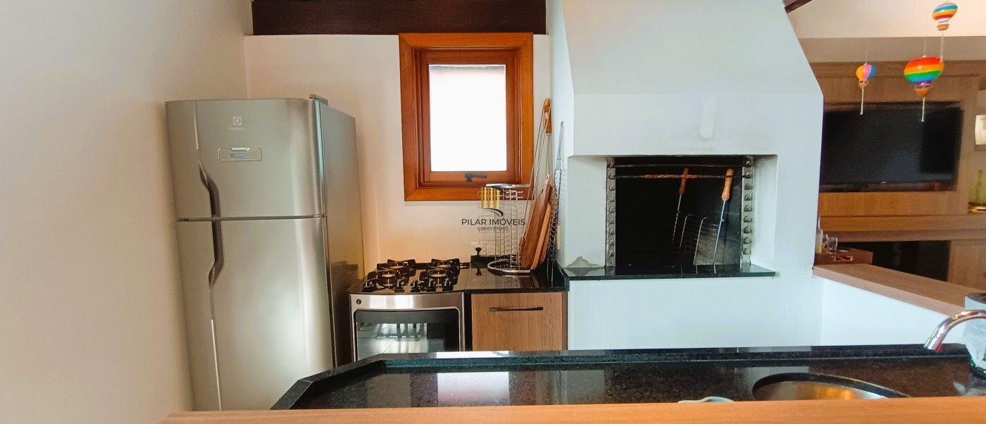 Linda cobertura, 3 quartos, 1 suíte, infra completa no bairro Ipanema, com ofurô