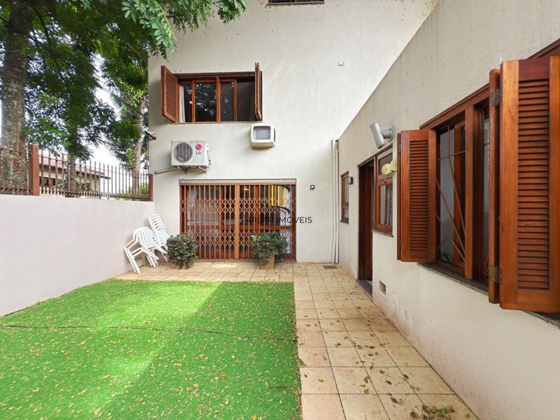 Linda Residência com 3 dormitórios sendo 1 suíte no Jardim Isabel.