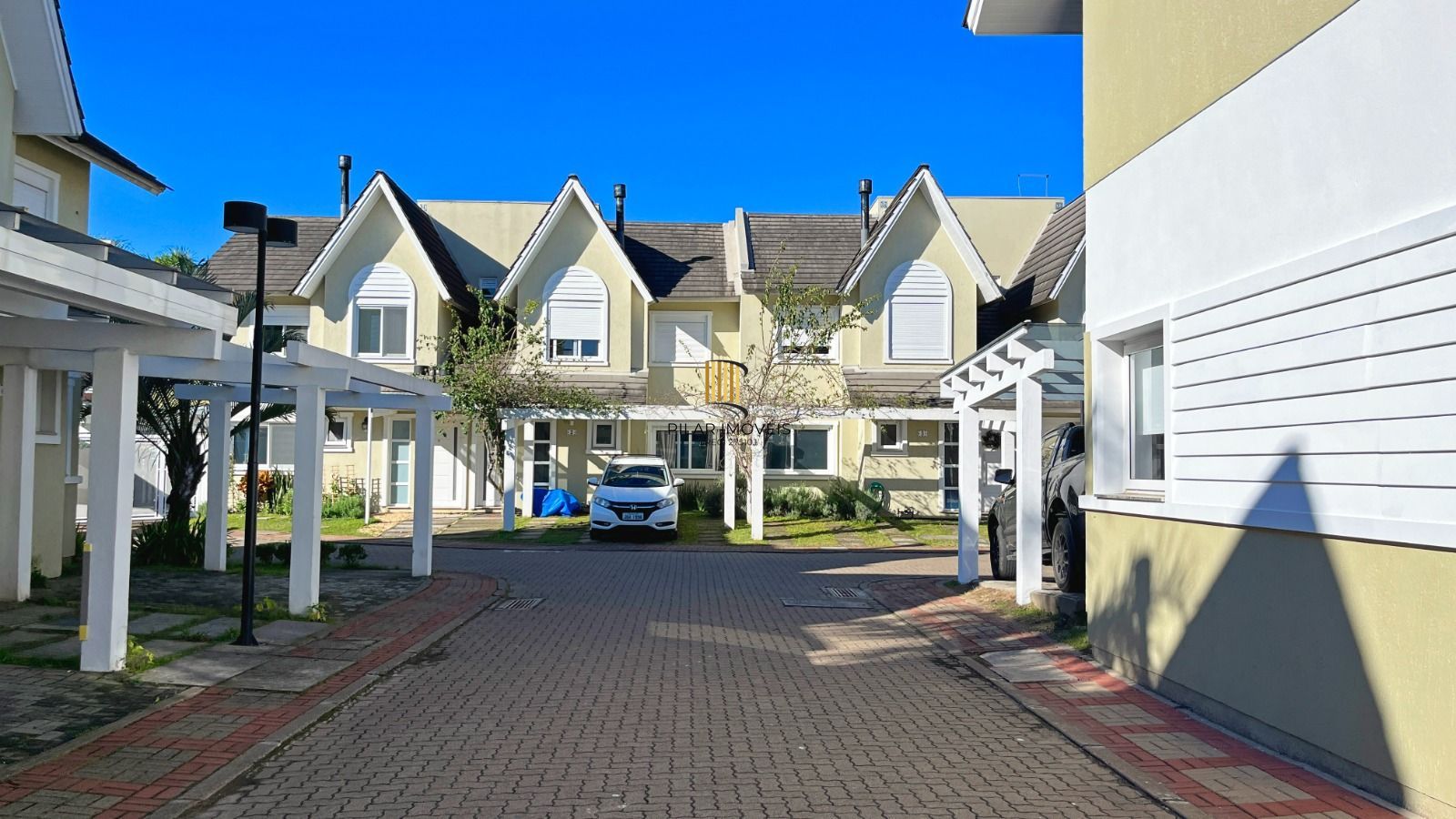 Casa de Condomínio 3 dormitórios no bairro Hípica