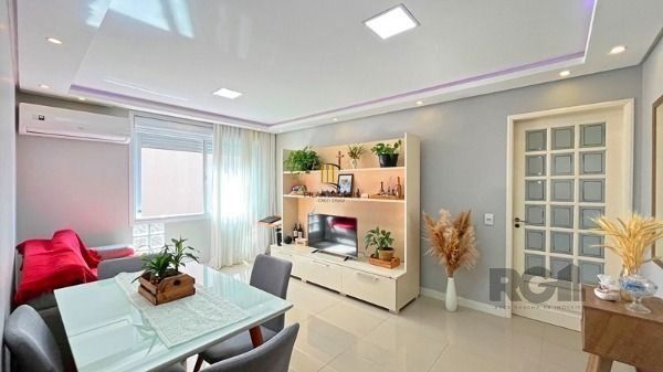 Apartamento em Porto Alegre, no bairro Medianeira, com 3 dormitório(s), e 3 banh