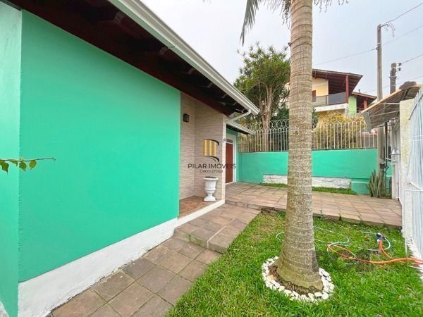 Casa em Porto Alegre, no bairro Vila Nova, com 2 dormitório(s), à venda.
