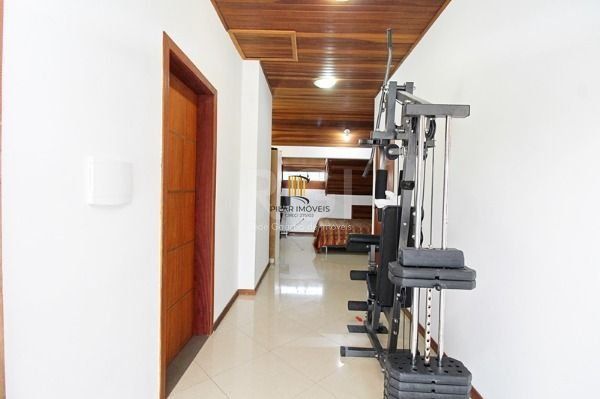 Casa em Porto Alegre, no bairro Espírito Santo, com 3 dormitório(s), à venda.