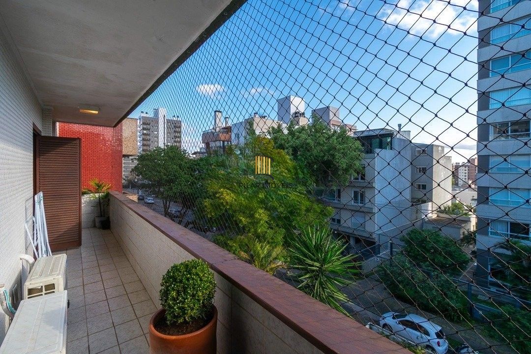 Cobertura ensolarada no coração de Petrópolis — 2 (ou 3) dormitórios + 1 vaga escriturada