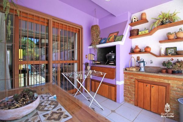 Casa para Venda - 205m², 3 dormitórios, sendo 1 suites, 2 vagas - Altos Do Ipê