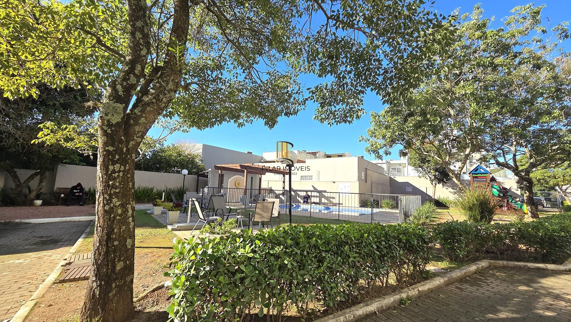 Apartamento de 75,9 m² com 3 dormitórios, 1 suíte e 2 vagas de garagem, próximo ao Barra Shopping Sul.