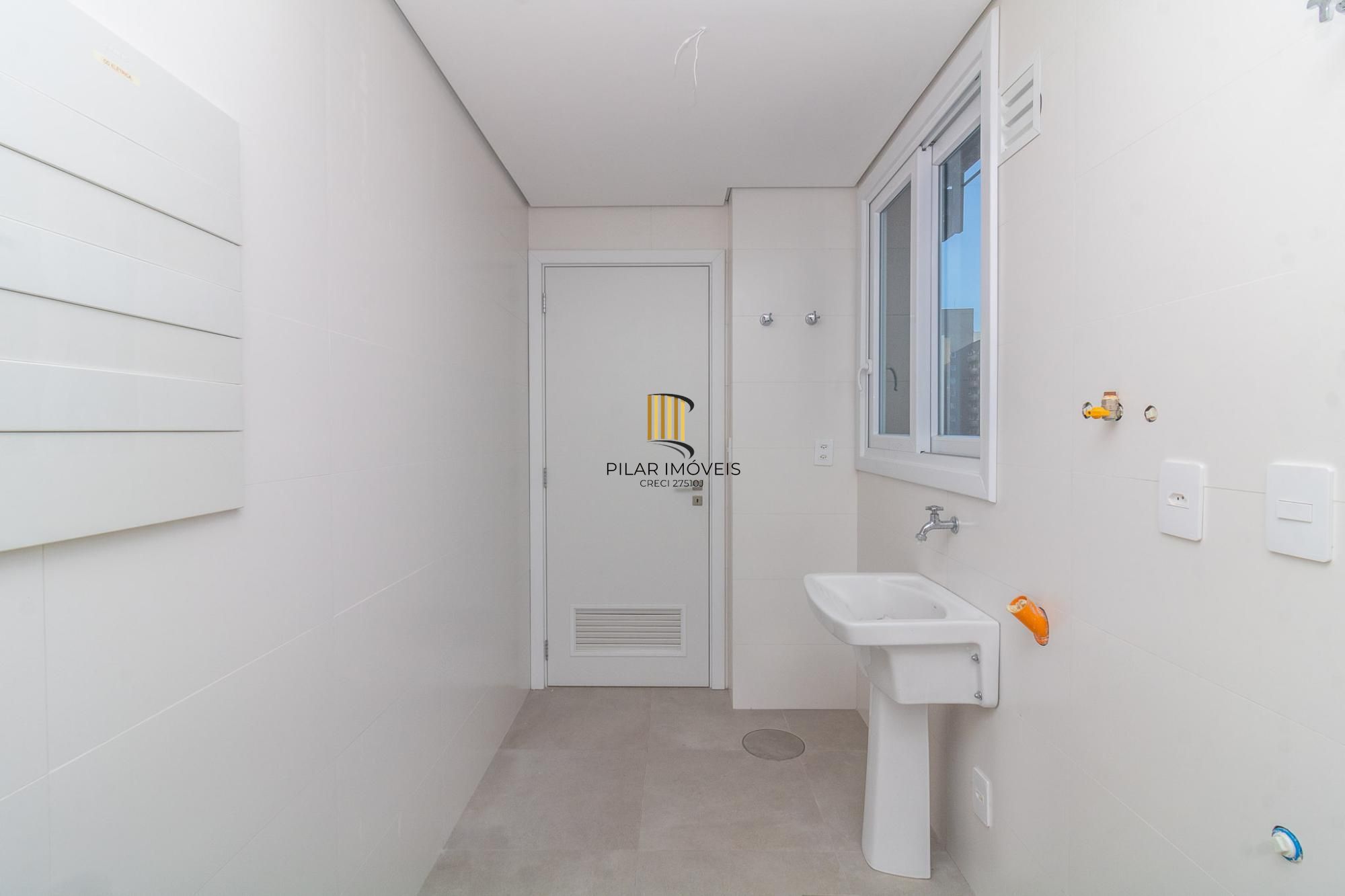 APARTAMENTO DUPLEX - 177m², 3 dormitórios, sendo 3 suites, Menino Deus