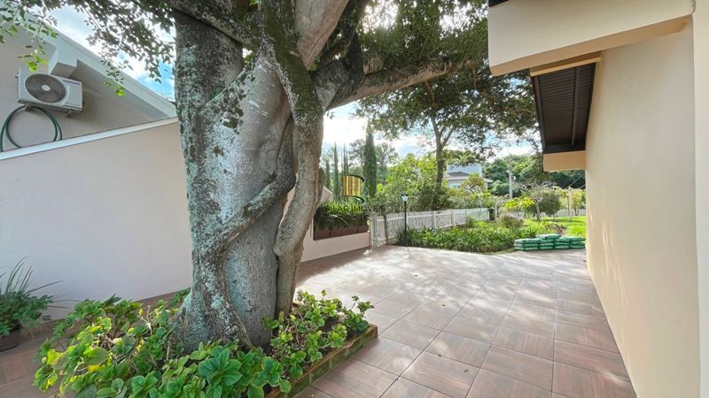 Altos do lago- Com 3 dormitórios, 3 vagas , piscina , Linda e ampla casa em cond