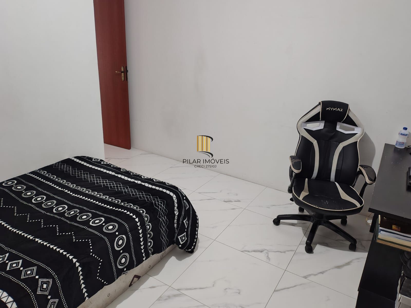 Sobrado com 2 suítes, 84m², no Portal do Guarujá