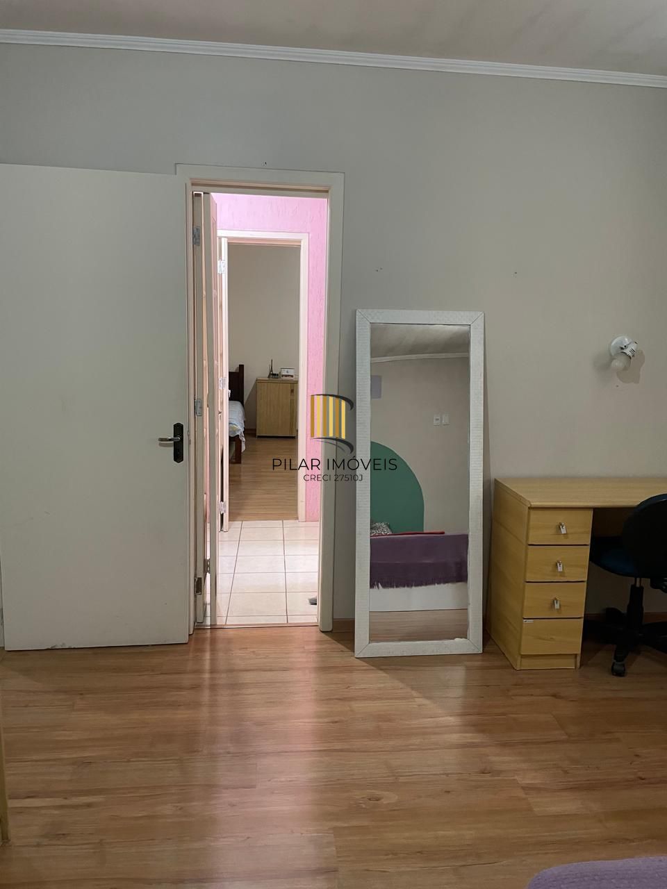 Residência com 4 Dormitório(s) Bairro Vila Nova