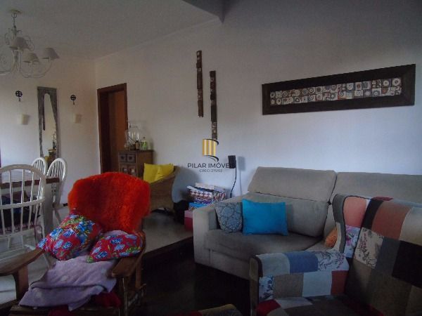 Casa para Venda - 306.3m², 3 dormitórios, sendo 1 suites, 2 vagas - Urubatã