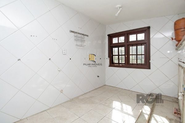 Casa em Porto Alegre, no bairro Floresta, com 3 dormitório(s), e 3 banheiros, à