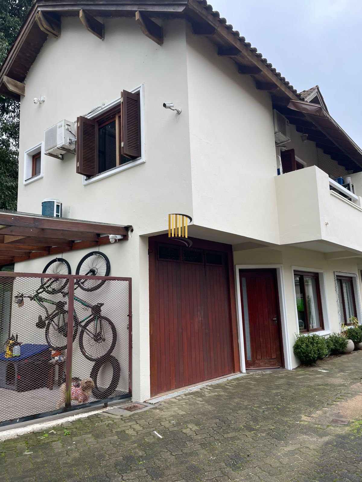 CASA EM CONDOMÍNIO FECHADO NO IPANEMA COM 2 DORMITORIOS 3 BANHEIROS