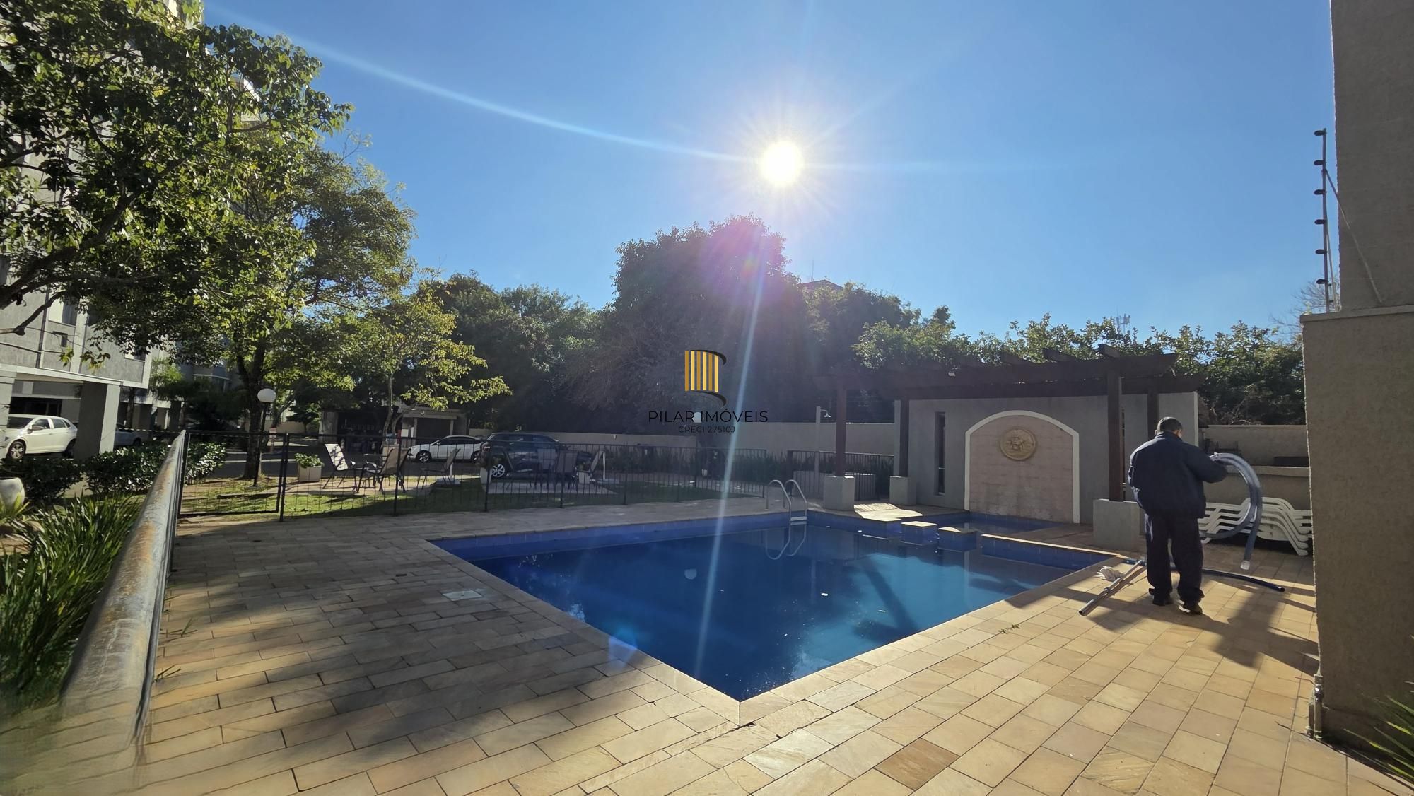 Apartamento de 75,9 m² com 3 dormitórios, 1 suíte e 2 vagas de garagem, próximo ao Barra Shopping Sul.
