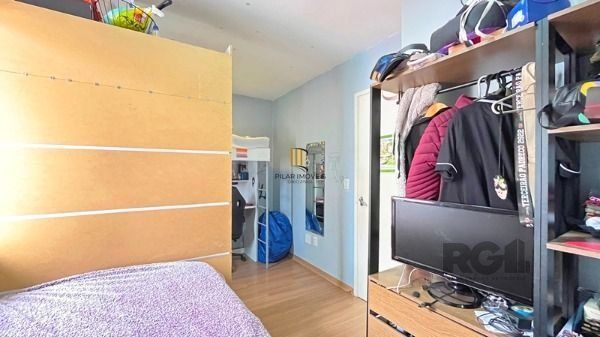 Casa em Porto Alegre, no bairro Cavalhada, com 2 dormitório(s), e 2 banheiros, à