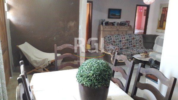 Casa para Venda - 120m², 3 dormitórios, sendo 1 suites, 2 vagas - Hípica
