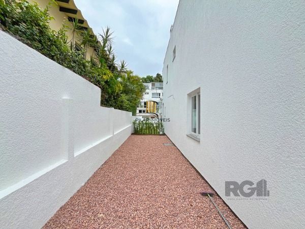 Casa em Porto Alegre, no bairro Vila Conceição, com 3 dormitório(s), à venda.