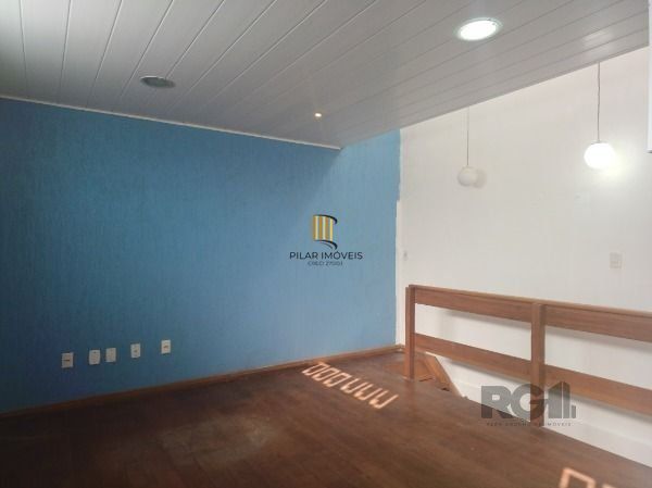 Casa em Porto Alegre, no bairro Restinga, com 4 dormitório(s), e 4 banheiros, à 