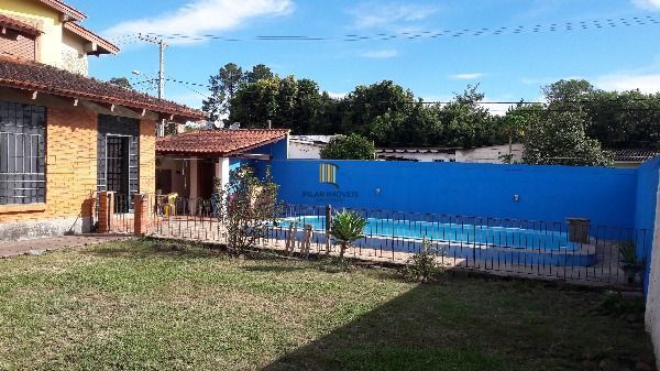 Casa em Porto Alegre, no bairro Aberta dos Morros, com 4 dormitório(s), e 4 banh