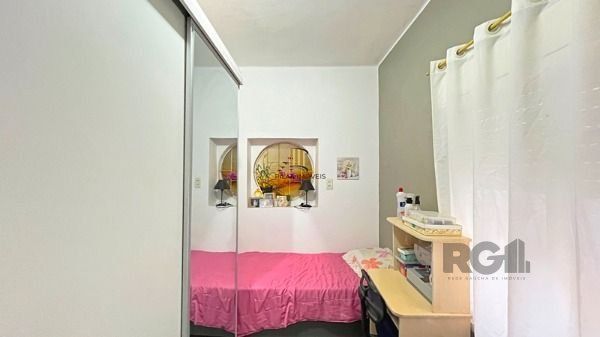 Casa para Venda - 240m², 4 dormitórios, 3 vagas - Nonoai