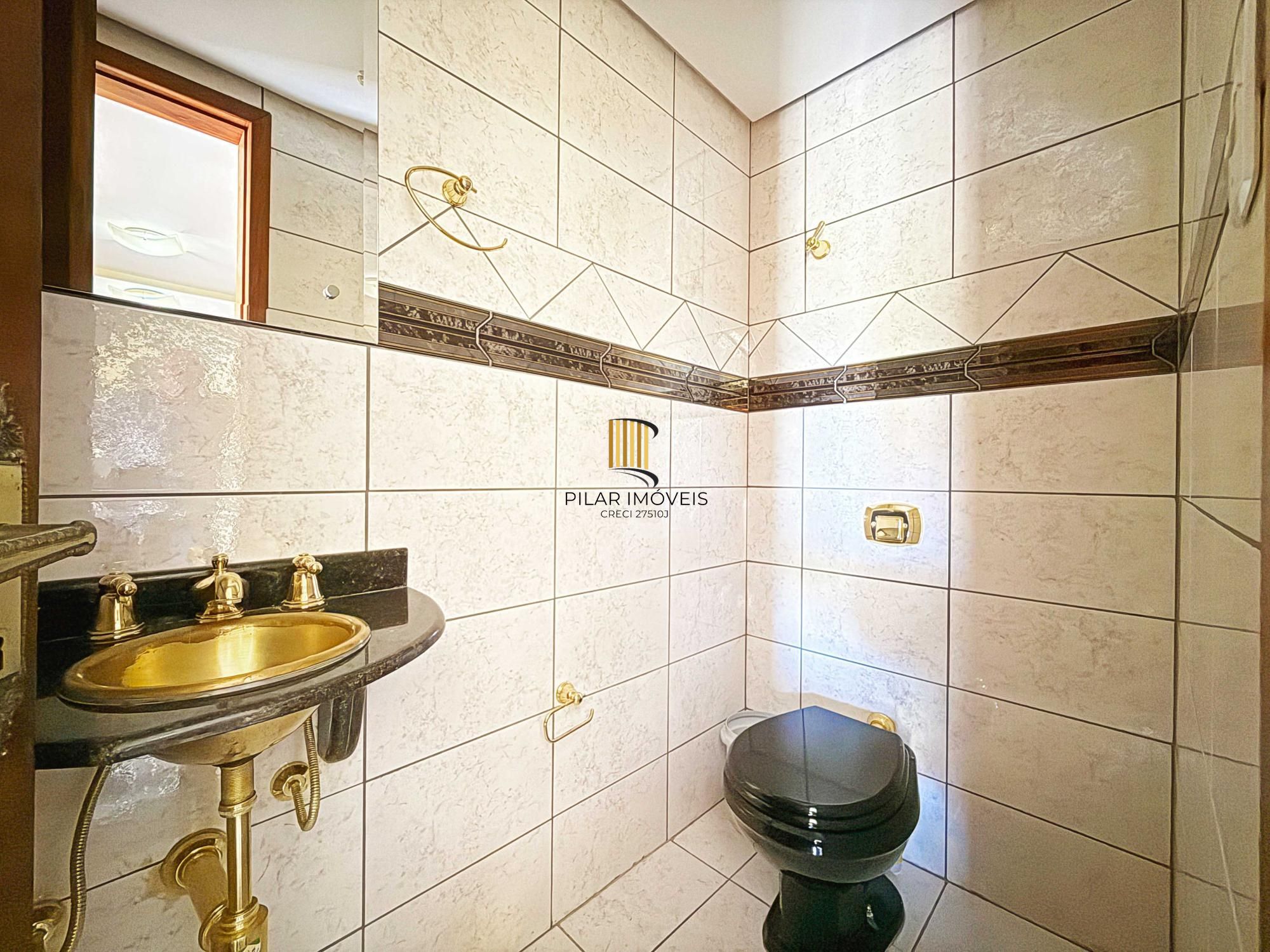 Casa 4 dormitórios no bairro Ipanema