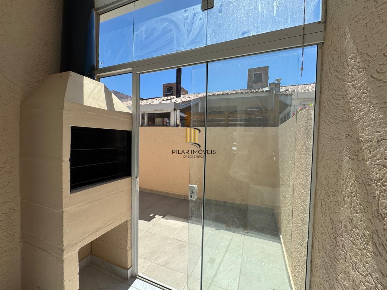 Carrara- Casa térrea 2 dormitórios, reformada , com 2 vagas , churrasqueira