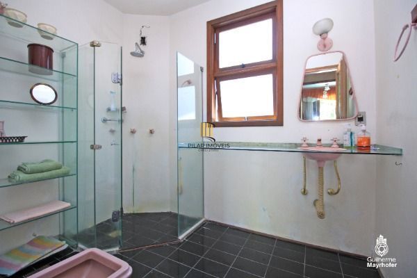 Casa para Venda - 200m², 3 dormitórios, sendo 1 suites, 4 vagas - Ipanema