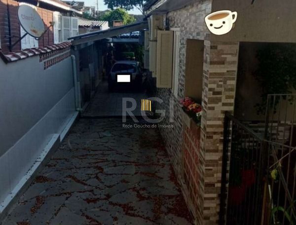 Casa em Porto Alegre, no bairro Espírito Santo, com 3 dormitório(s), e 3 banheir