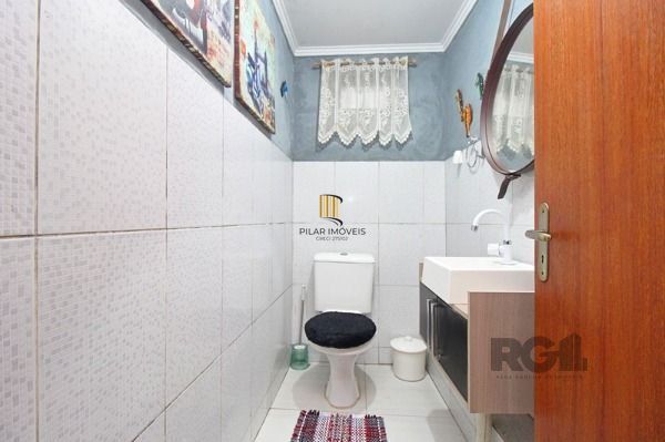 Casa para Venda - 240m², 4 dormitórios, 3 vagas - Nonoai