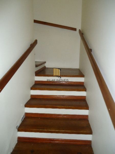 Casa para Venda - 220m², 3 dormitórios, sendo 1 suites, 2 vagas - Hípica