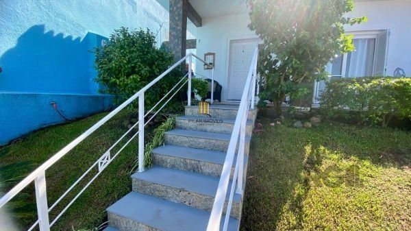 Casa em Porto Alegre, no bairro Vila Assunção, com 3 dormitório(s), e 3 banheiro