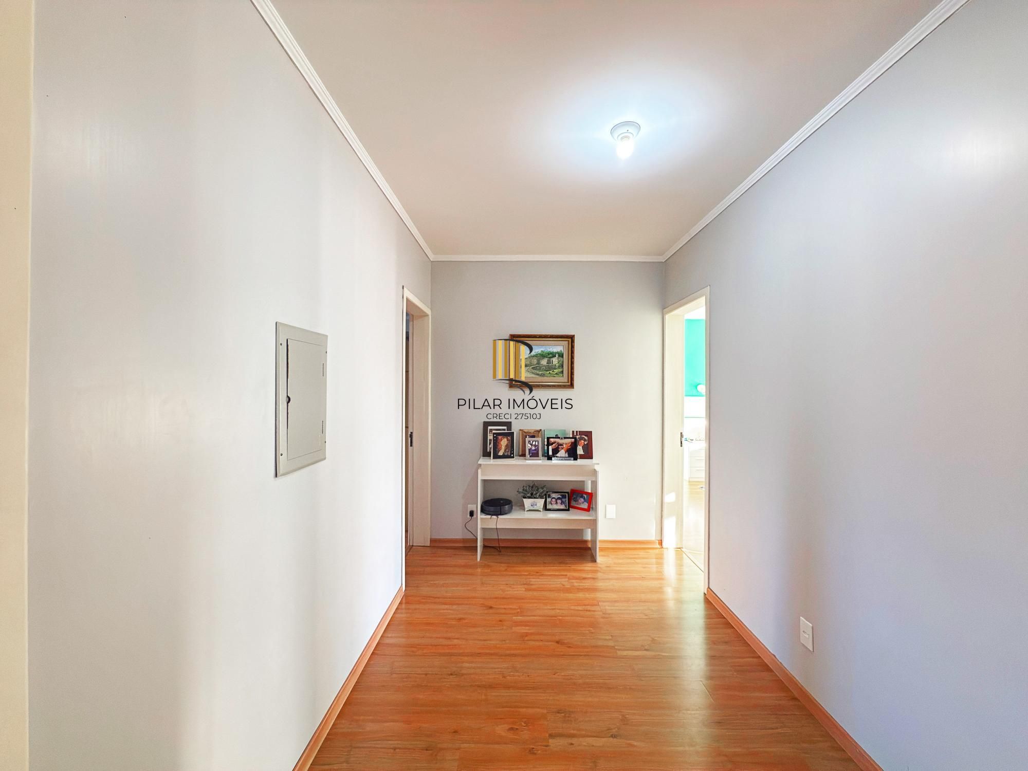 Residência com 4 Dormitório(s) Bairro Vila Nova