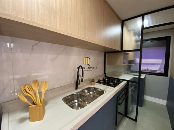 Apartamento em Porto Alegre, no bairro Cristal, com 2 dormitório(s), e 2 banheir