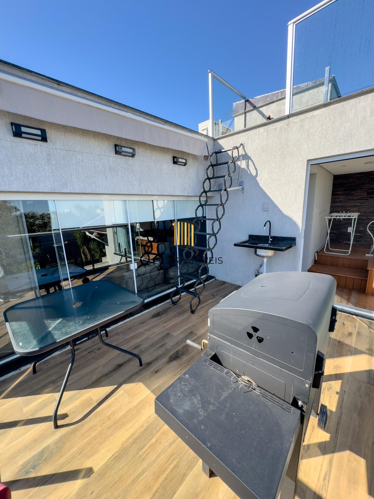 Casa em Condomínio com 3 dormitórios no bairro Vila Conceição.