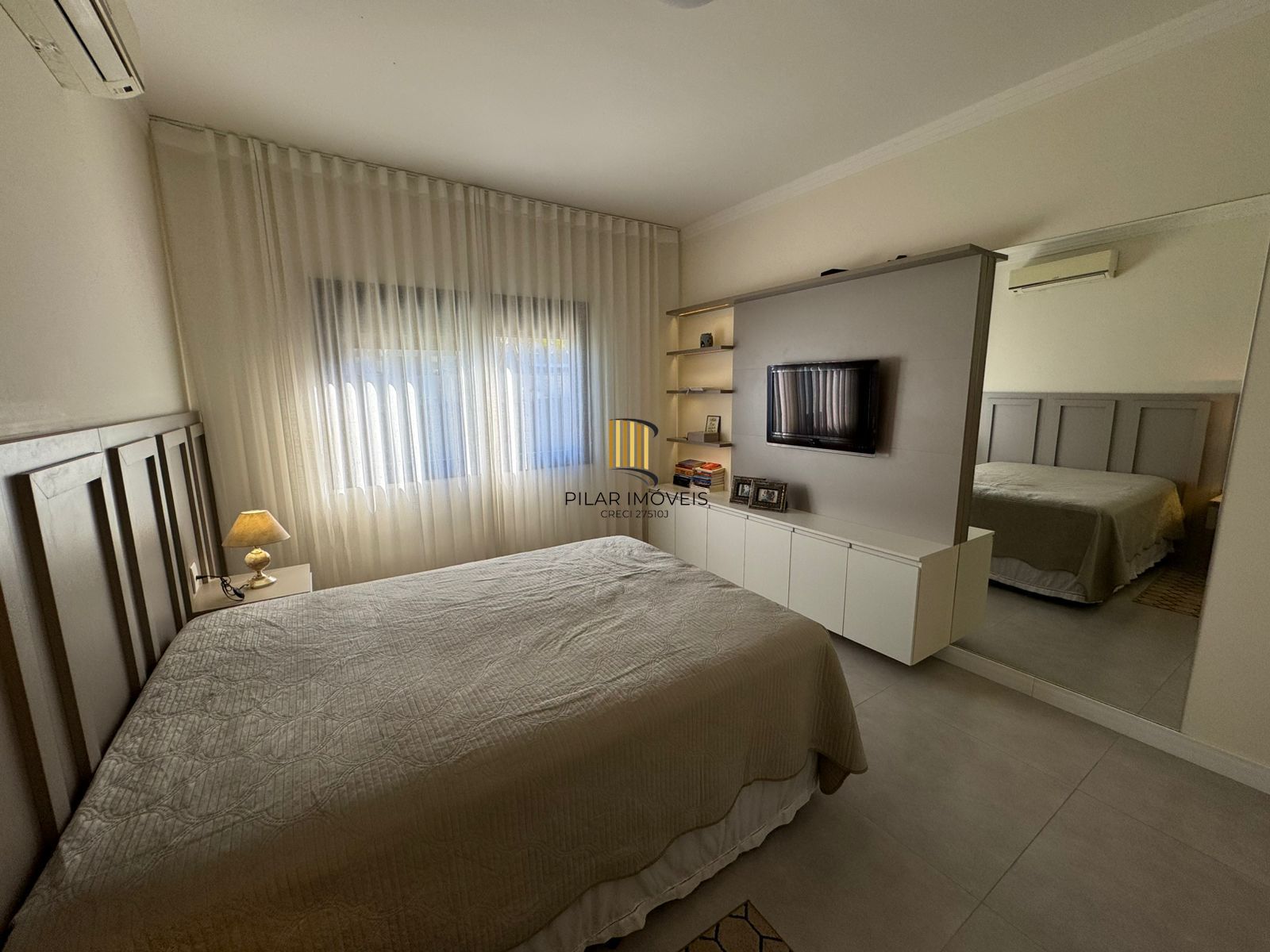 Casa térrea com pátio , 3d , 1 suíte, Condomínio Reserva do Lago I - Hípica