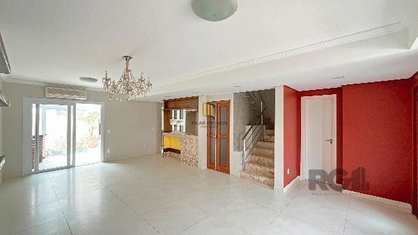 Casa Condominio em Porto Alegre, no bairro Hípica, com 3 dormitório(s), e 3 banh