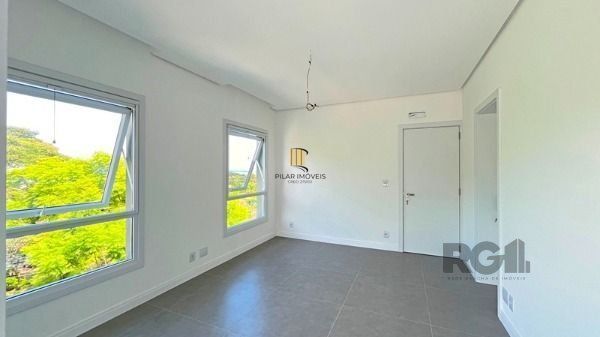 Casa em Porto Alegre, no bairro Jardim Isabel, com 3 dormitório(s), e 3 banheiro