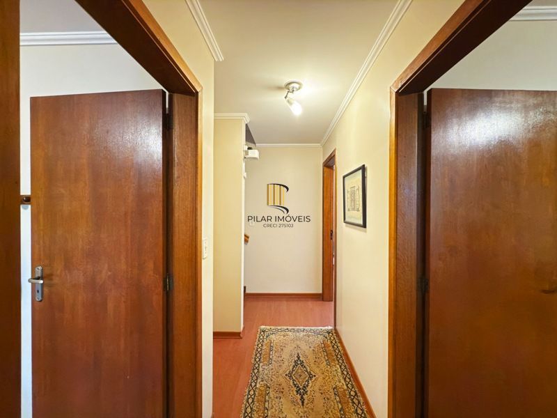 Linda Residência com 3 dormitórios sendo 1 suíte no Jardim Isabel.