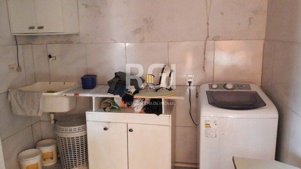 Casa para Venda - 190m², 3 dormitórios, sendo 1 suites, 2 vagas - Cavalhada