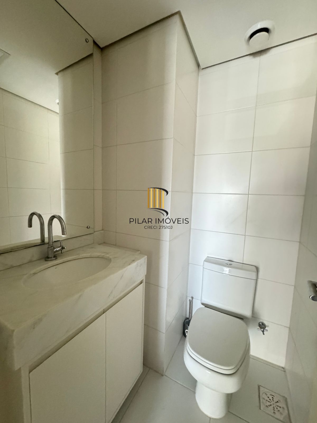 sala comercial finamente mobiliada