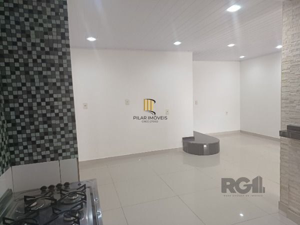 Casa em Porto Alegre, no bairro Restinga, com 4 dormitório(s), e 4 banheiros, à 