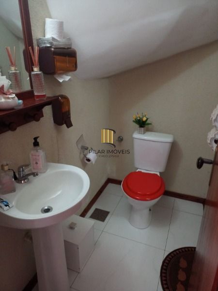 Casa para Venda - 181m², 3 dormitórios, sendo 3 suites, 2 vagas - Hípica