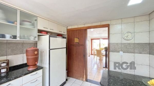Casa em Porto Alegre, no bairro Ipanema, com 3 dormitório(s), à venda.